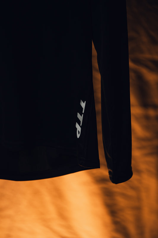 ATHLETIC LONG SLEEVE (BLACK)