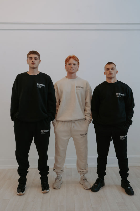 CREWNECK SWEATSHIRT (BLACK)