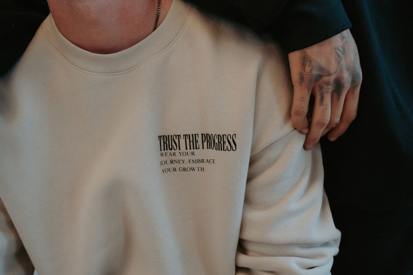 CREWNECK SWEATSHIRT (CREAM)