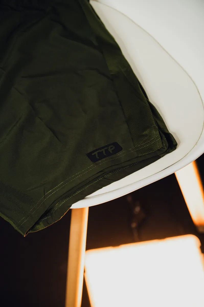 7" BREATHABLE ATHLETIC SHORTS (JUNGLE GREEN)