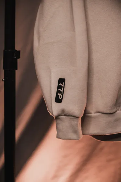 CREWNECK SWEATSHIRT (CREAM)