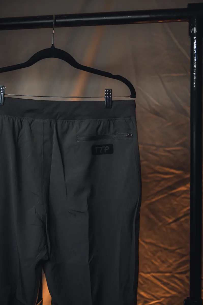 ATHLETIC JOGGERS (GRAY)