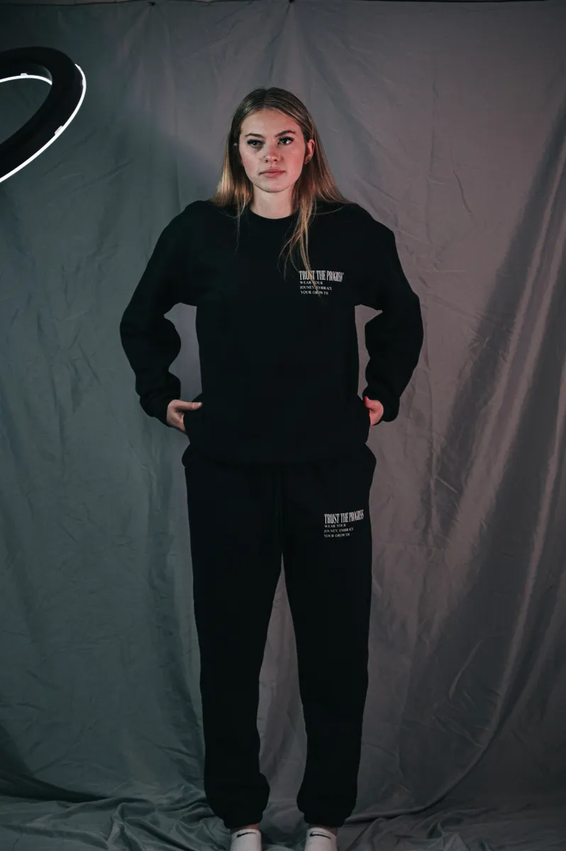 CREWNECK SWEATSHIRT (BLACK)