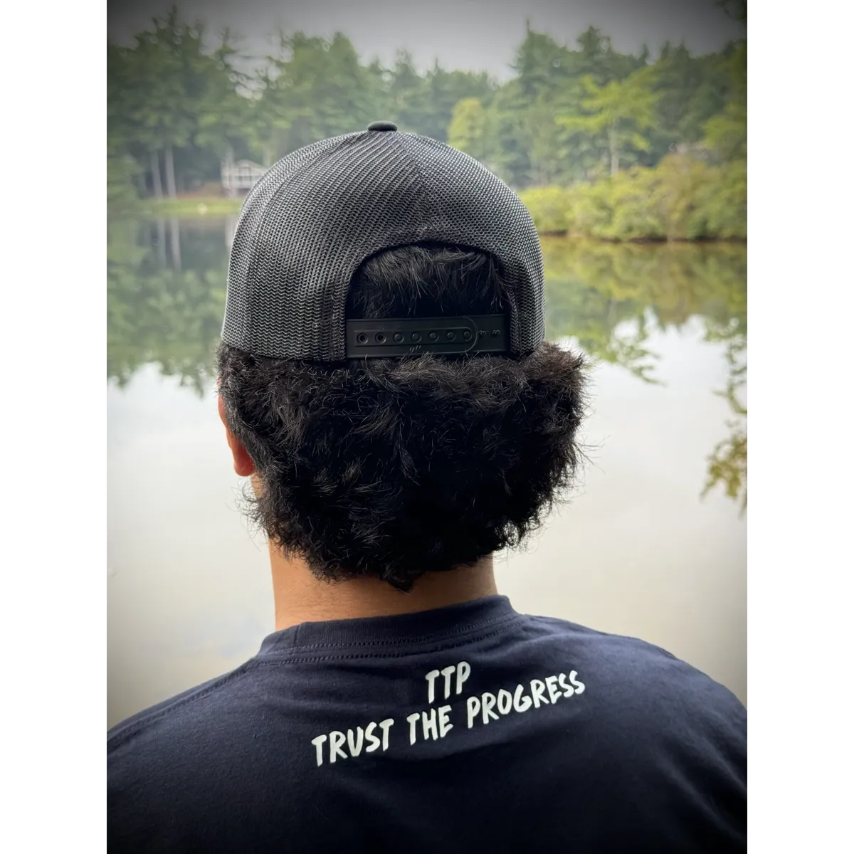 SIDE-LOGO SNAPBACK HAT (BLACK)