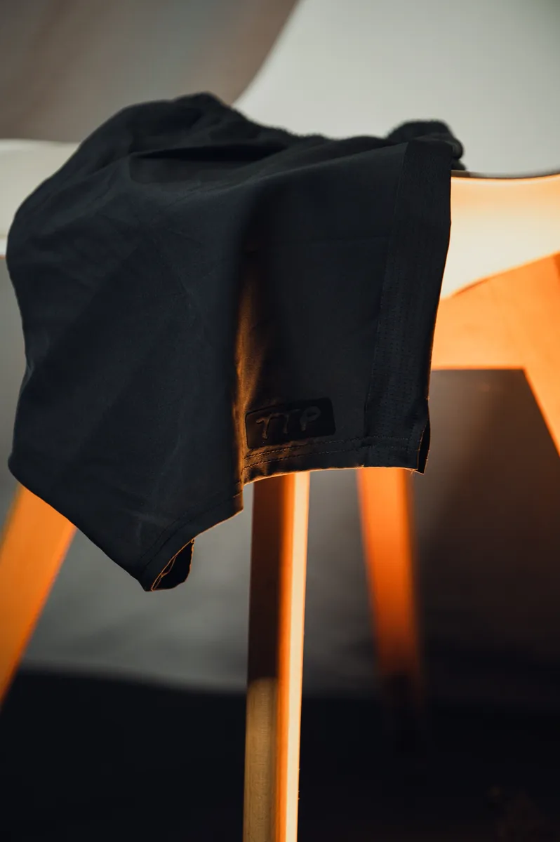 7" BREATHABLE ATHLETIC SHORTS (GRAY)