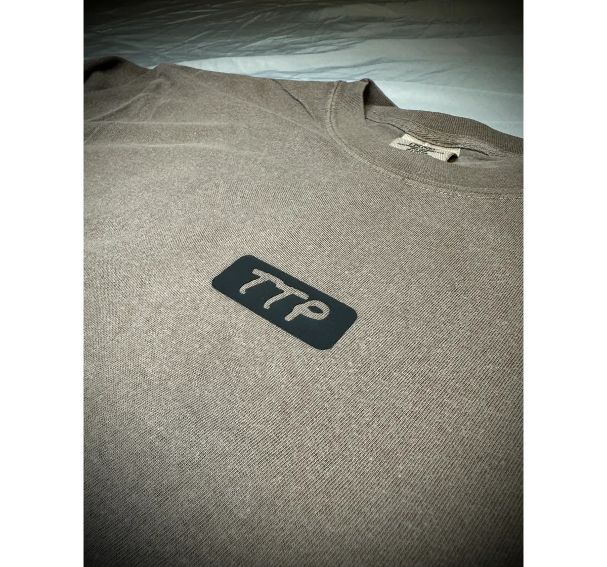GRAPHIC HEAVYWEIGHT LONG SLEEVE (ESPRESSO)
