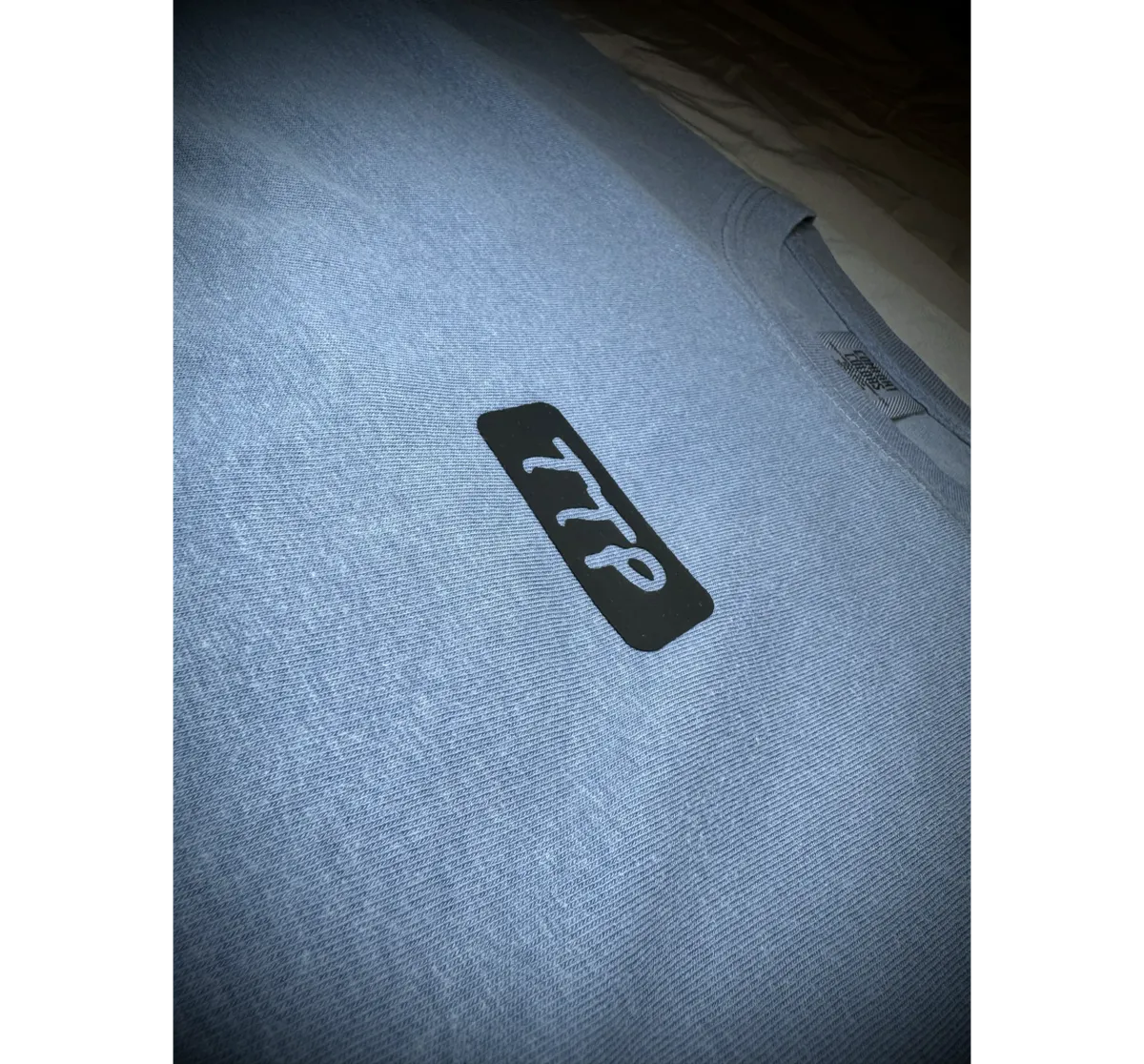 GRAPHIC HEAVYWEIGHT LONG SLEEVE (JEAN BLUE)