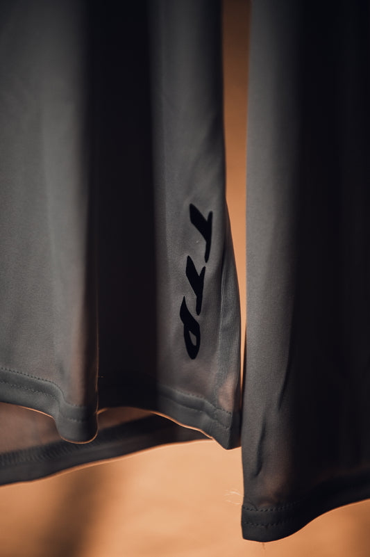 ATHLETIC LONG SLEEVE (GLACIER GREY)