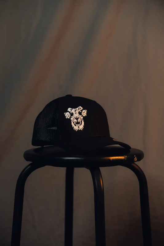 SIDE-LOGO SNAPBACK HAT (BLACK)